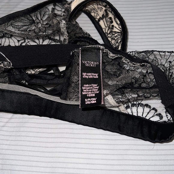 High Waist thong - Picture 4 of 4